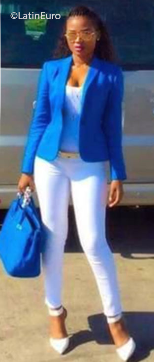 Date this nice looking Jamaica girl Kariel from Kingston JM2258