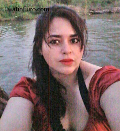 Date this passionate Honduras girl Glenda from Tegucigalpa HN2031