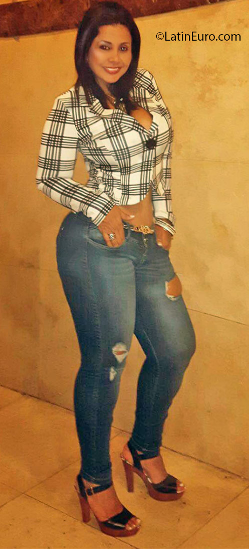 Date this tall Panama girl Claribel from Panama PA899