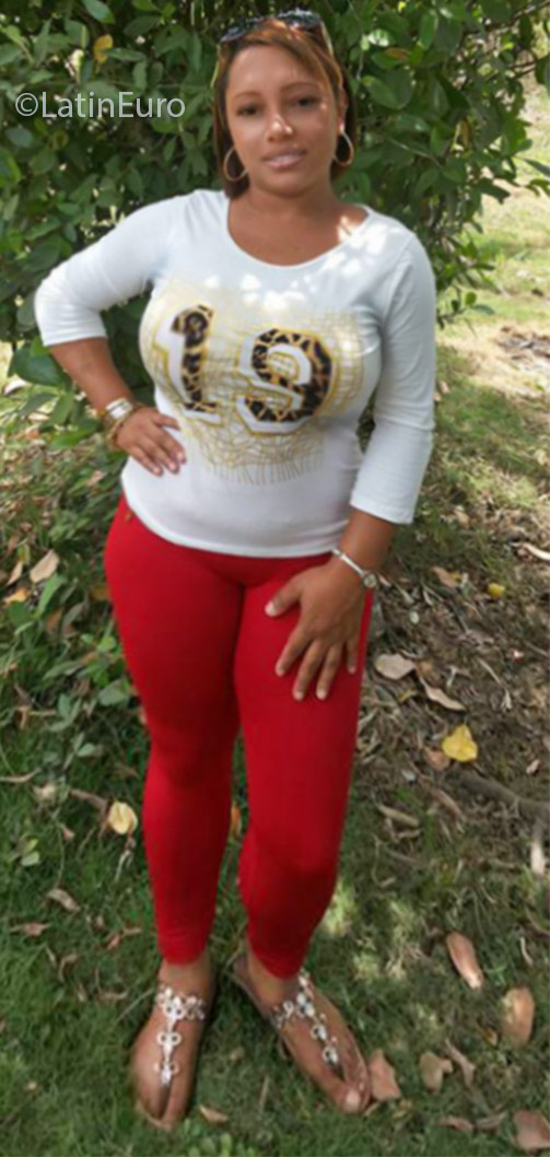 Date this hard body Panama girl Silla from Panama City PA898