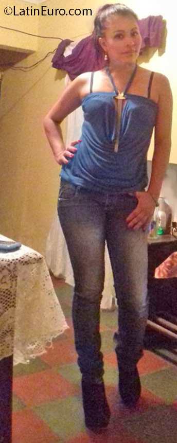 Date this sultry Honduras girl Adia from Siguatepeque HN2048