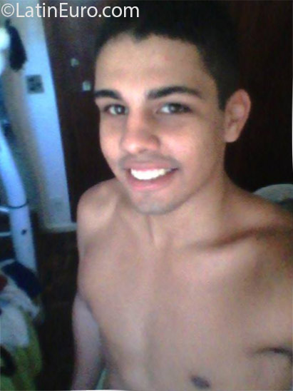 Date this hot Brazil man Tom from Vitoria BR9607
