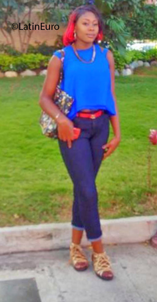Date this nice looking Jamaica girl Roshea from St. Andrew JM2287