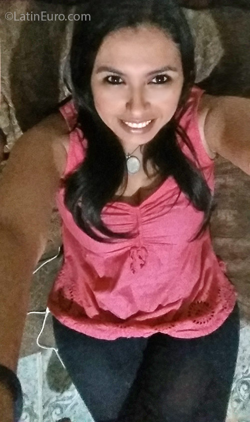 Date this passionate Honduras girl Cinthia from San Pedro Sula HN2089