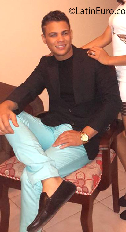 Date this funny Dominican Republic man Elvis from Santiago DO25317