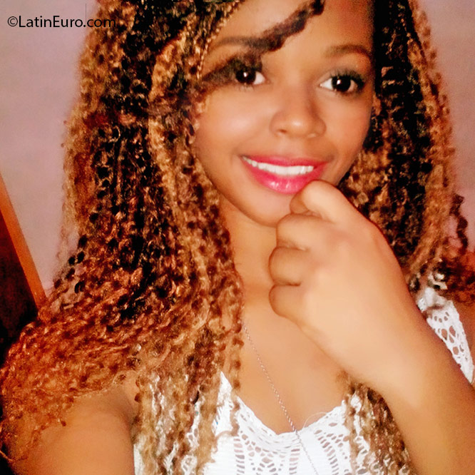 Date this good-looking Honduras girl Kimberly from El progreso HN2105