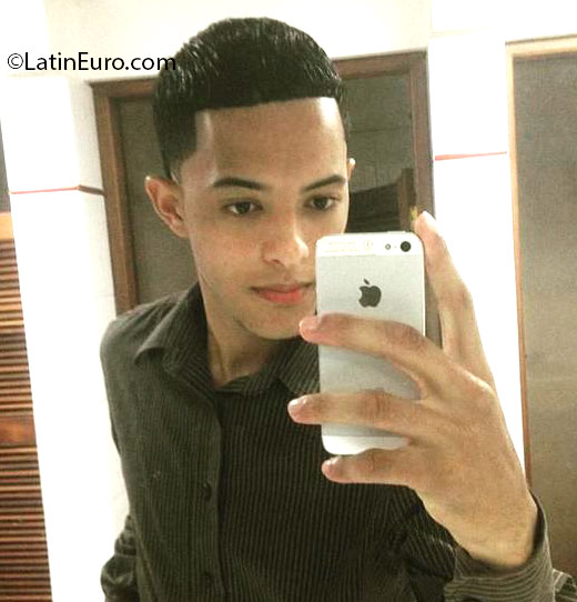 Date this passionate Dominican Republic man Israel from Santiago DO25421