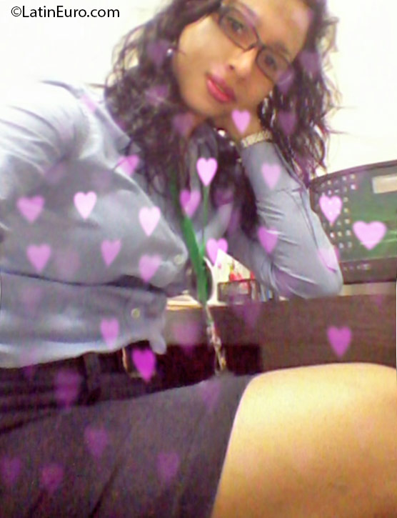 Date this attractive Honduras girl Sandra from San Pedro Sula HN2125