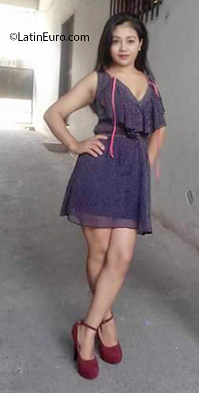 Date this hard body Honduras girl Dania from Santa rosa de copan HN2180