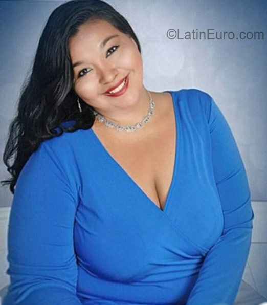 Date this charming Panama girl Shamely from Panama PA1025