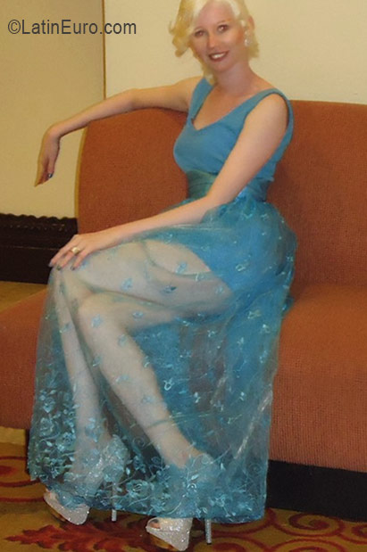 Date this georgeous Honduras girl Alejandra from Tegucigalpa HN2255