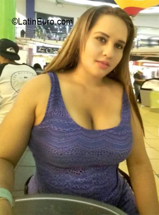 Date this cute Panama girl Adriana from Panama PA1040