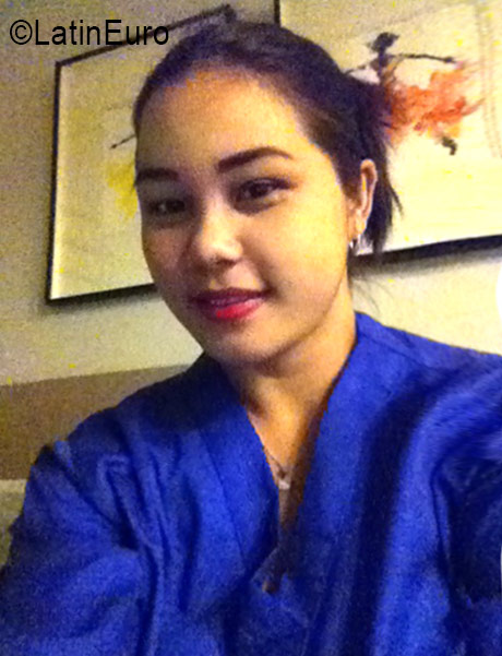 Date this young Philippines girl Marithil from Manila PH926