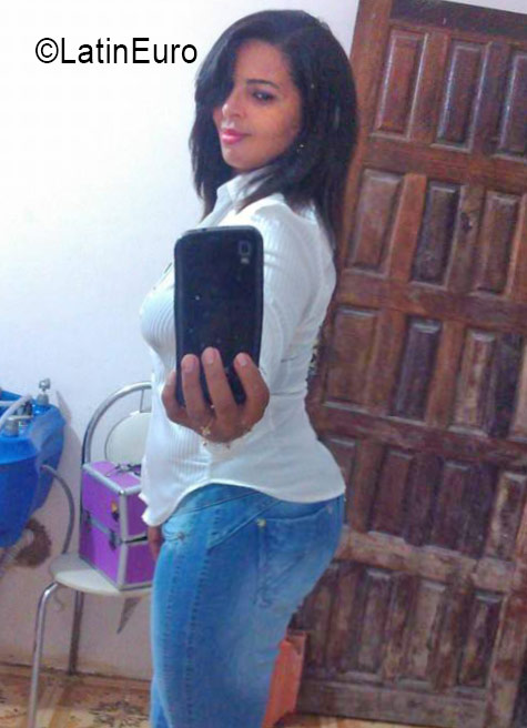 Date this funny Brazil girl Sandra from Salvador BR9779