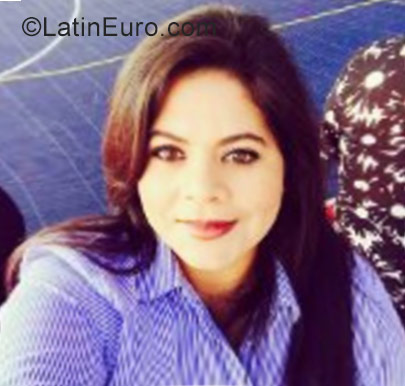 Date this gorgeous Honduras girl Rebeca from Tegucigalpa HN2273