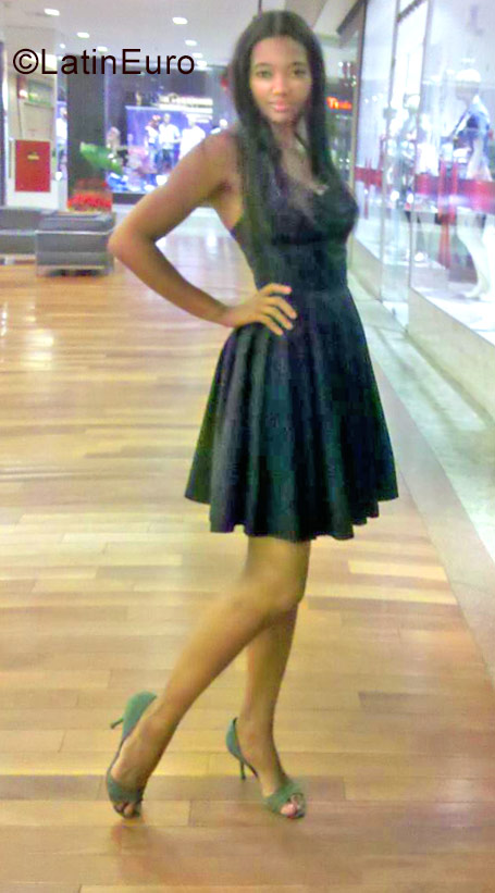 Date this athletic Brazil girl Josiclena from Brasilia BR9838