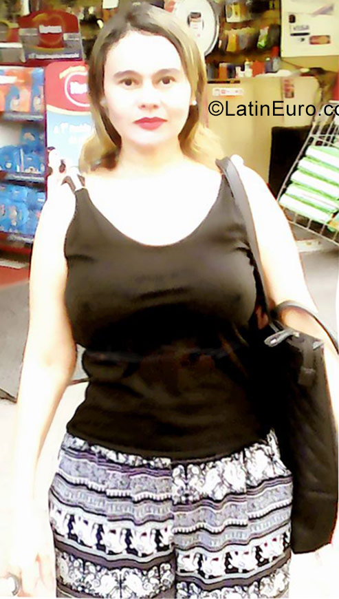 Date this hard body Brazil girl Mary from Fortaleza BR9839