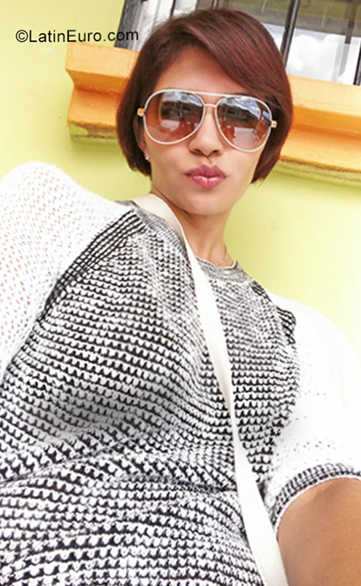 Date this athletic Honduras girl Belkys from La Ceiba HN2311