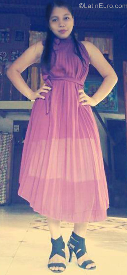 Date this exotic Philippines girl Rhea from Oroquieta City PH948