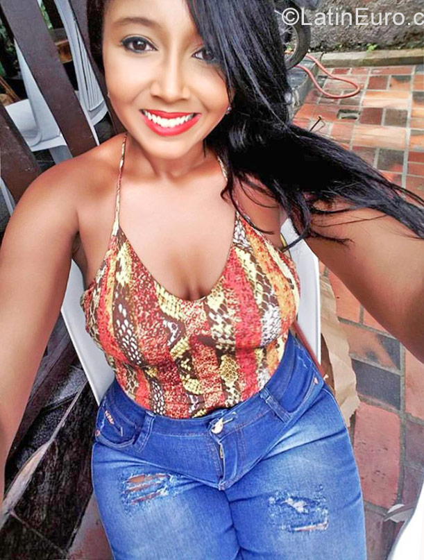 Date this sultry Brazil girl Virginia from Belo Horizonte BR9902