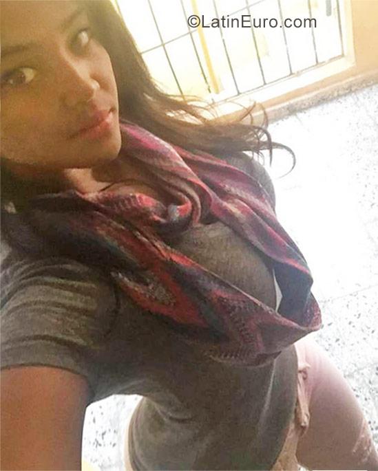 Date this exotic Dominican Republic girl Kamila from Punta Cana DO28453