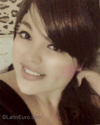 Date this stunning Honduras girl Cristina from Tegucigalpa HN2328