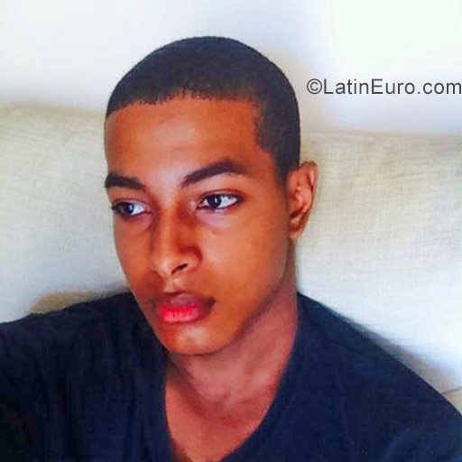 Date this beautiful Dominican Republic man Israel from Santo Domingo DO28676