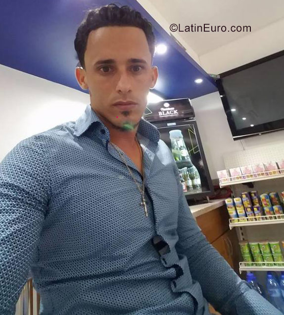 Date this hard body Dominican Republic man Jesus from Moca DO29287