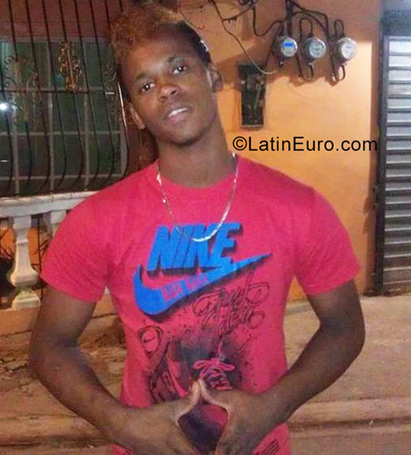Date this fun Dominican Republic man Junior ernest c from Brazil DO29338