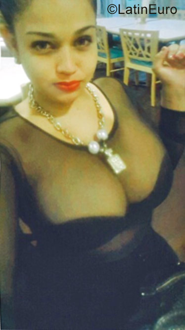 Date this fun Egypt girl Maria from cairo DO29483