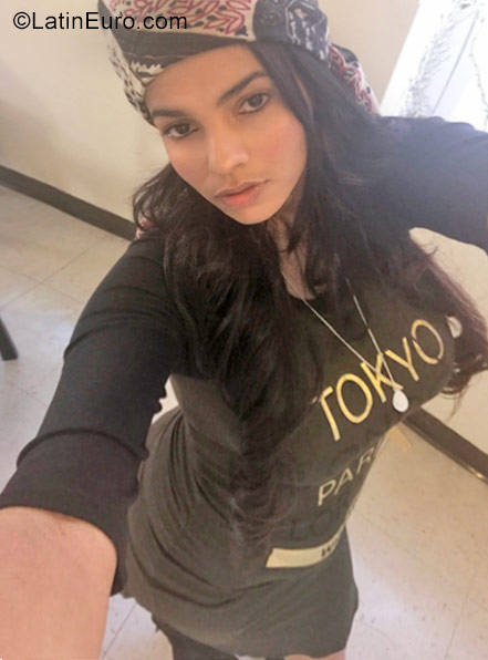 Date this foxy Dominican Republic girl Ysabela from San Francisco De Macoris DO29615