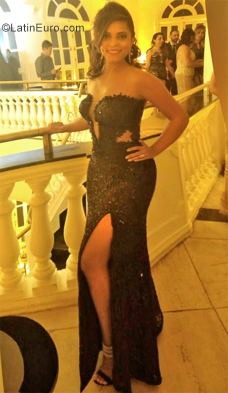 Date this gorgeous Brazil girl Erica from Belo Horizonte BR10161
