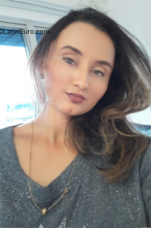 Date this beautiful Brazil girl Poliana souza from Manaus BR10232