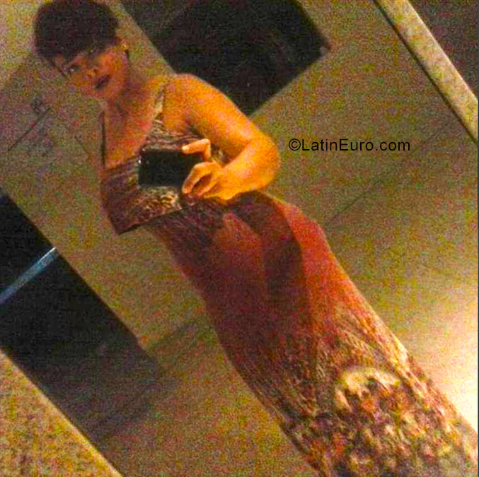 Date this tall Canada girl Daniele from Recife CA775