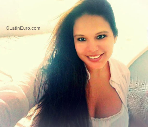 Date this stunning Peru girl Lizit from Chiclayo PE1108