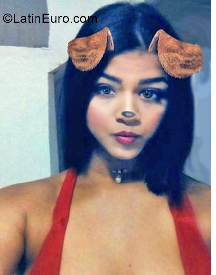 Date this hot Venezuela girl Yosimar from Anzoateffui VE873