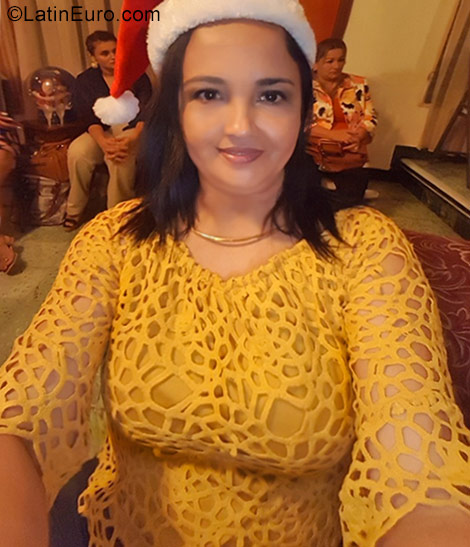 Date this stunning Honduras girl Yesenia from La Ceiba HN2358