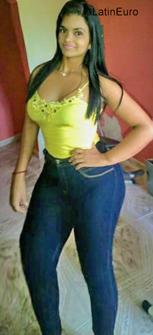 Date this young Venezuela girl Marian from Maturin VE3873