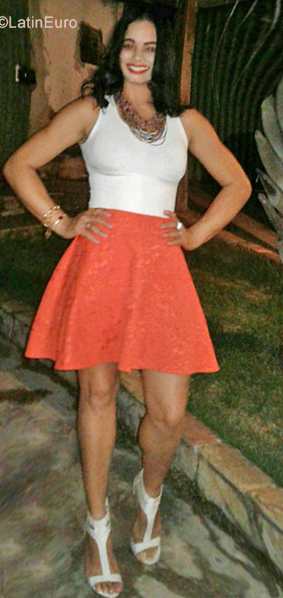Date this pretty Brazil girl Alessandra from Belo Horizonte BR10325
