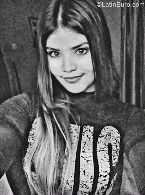 Date this hard body Venezuela girl Alexandra from Maracay VE1031