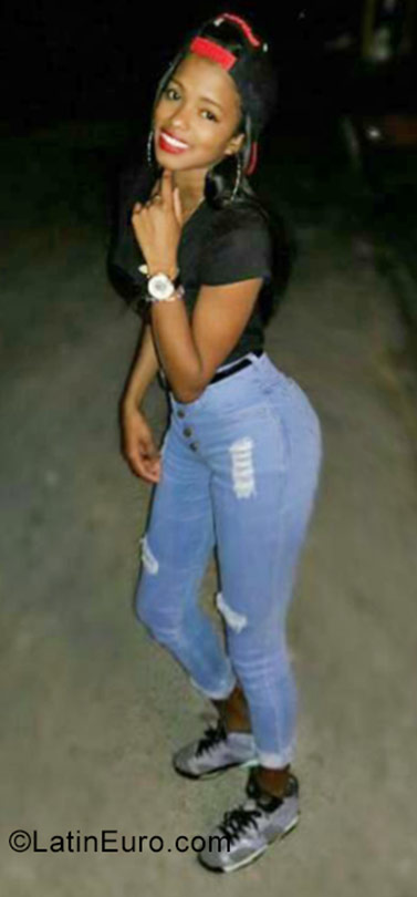 Date this attractive Dominican Republic girl Yuleisi from Higuey DO30868