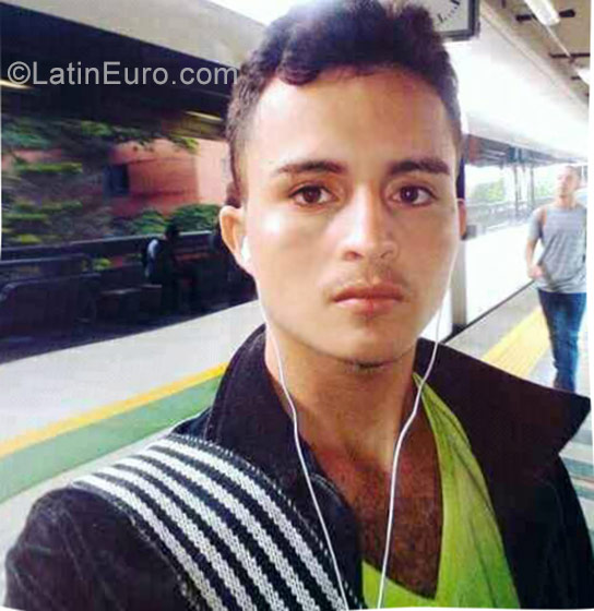 Date this pretty Colombia man Carlos from Medellin CO22868