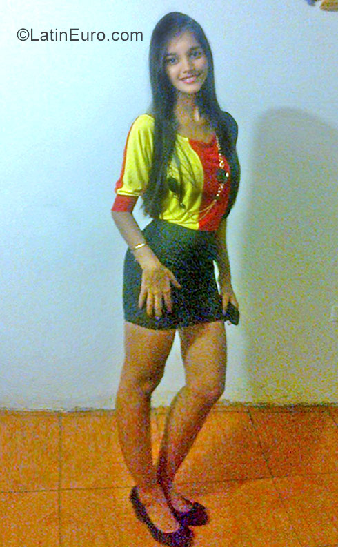 Date this fun Venezuela girl Fabi from Maracaibo VE1182