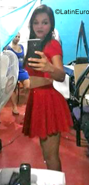 Date this nice looking Costa Rica girl Damitia from Heredia CR343