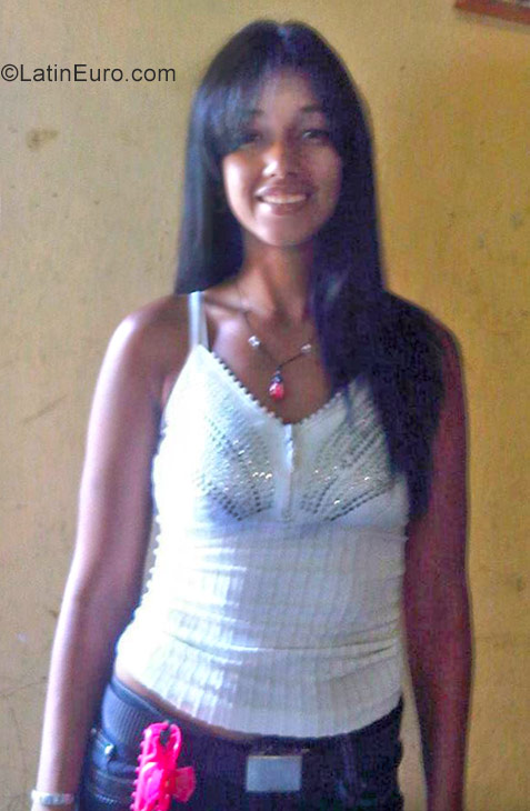 Date this funny Venezuela girl Karilena from Valencia VE1203