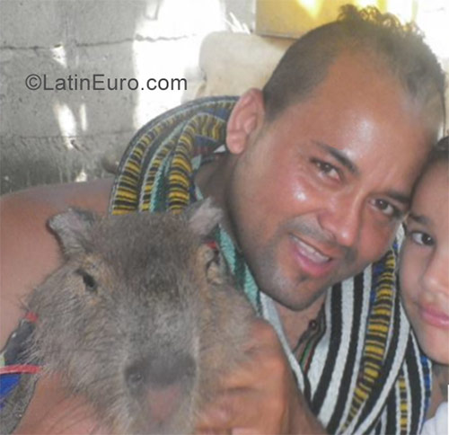 Date this lovely Colombia man Manuel from Medellin CO22979