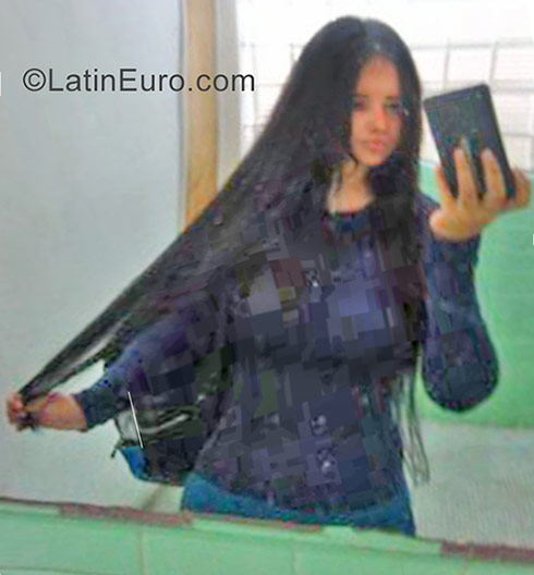 Date this attractive Venezuela girl Francys from Caracas VE1257