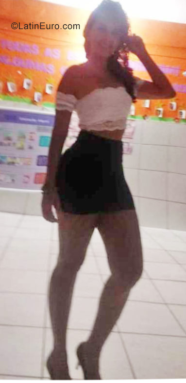 Date this lovely Brazil girl Karlla from Fortaleza BR10433