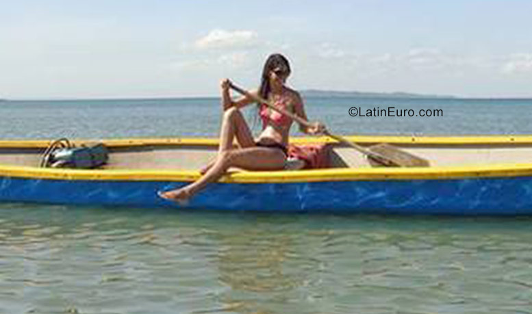 Date this foxy Brazil girl ADRIANA from Salvador BR10435