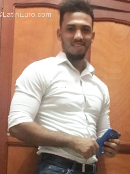 Date this foxy Dominican Republic man Antonio from Santo Domingo DO31678